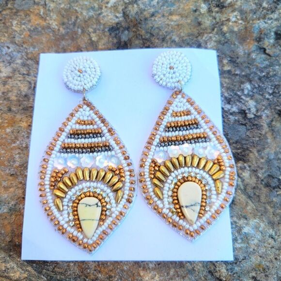 White Seed Beaded Fish Eyed Earrings in Goldtone - Picture 1 of 9